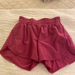 Lululemon Tracker 5" shorts!